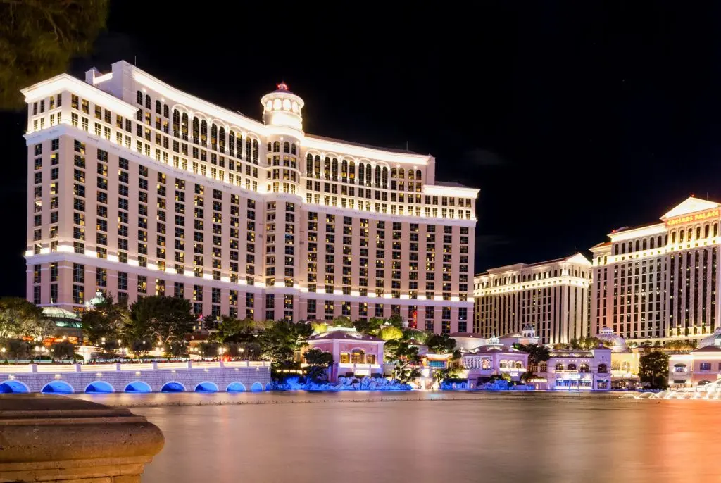 Which Las Vegas Hotel Is the Best? Wynn, Bellagio, Venetian or MGM Grand 2 Bellagio Las Vegas