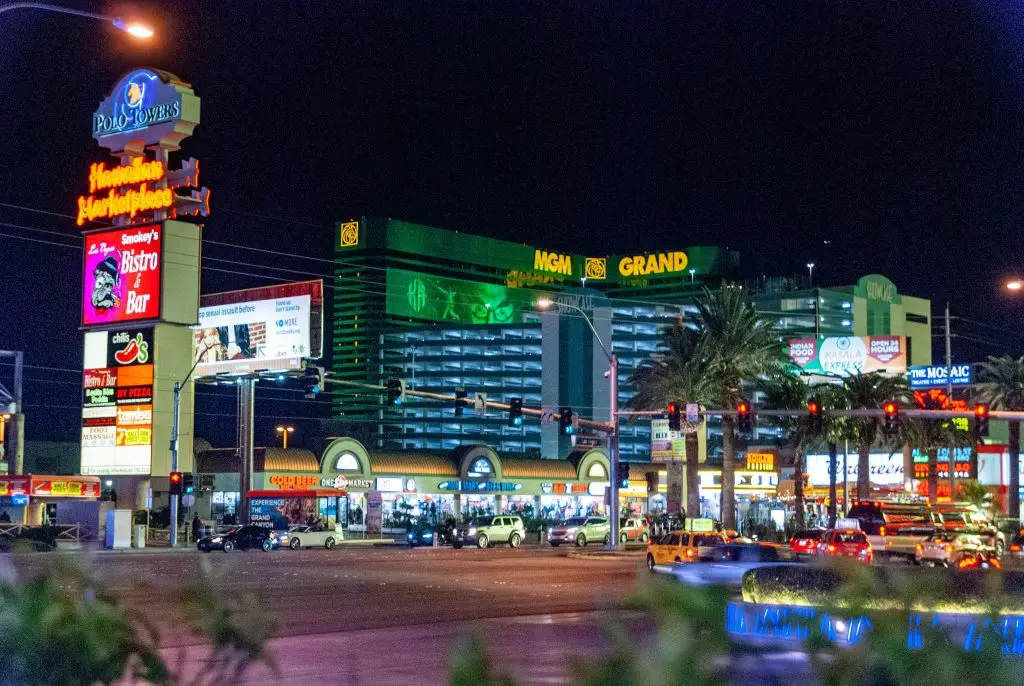 Which Las Vegas Hotel Is the Best? Wynn, Bellagio, Venetian or MGM Grand 4 MGM Grand Las Vegas
